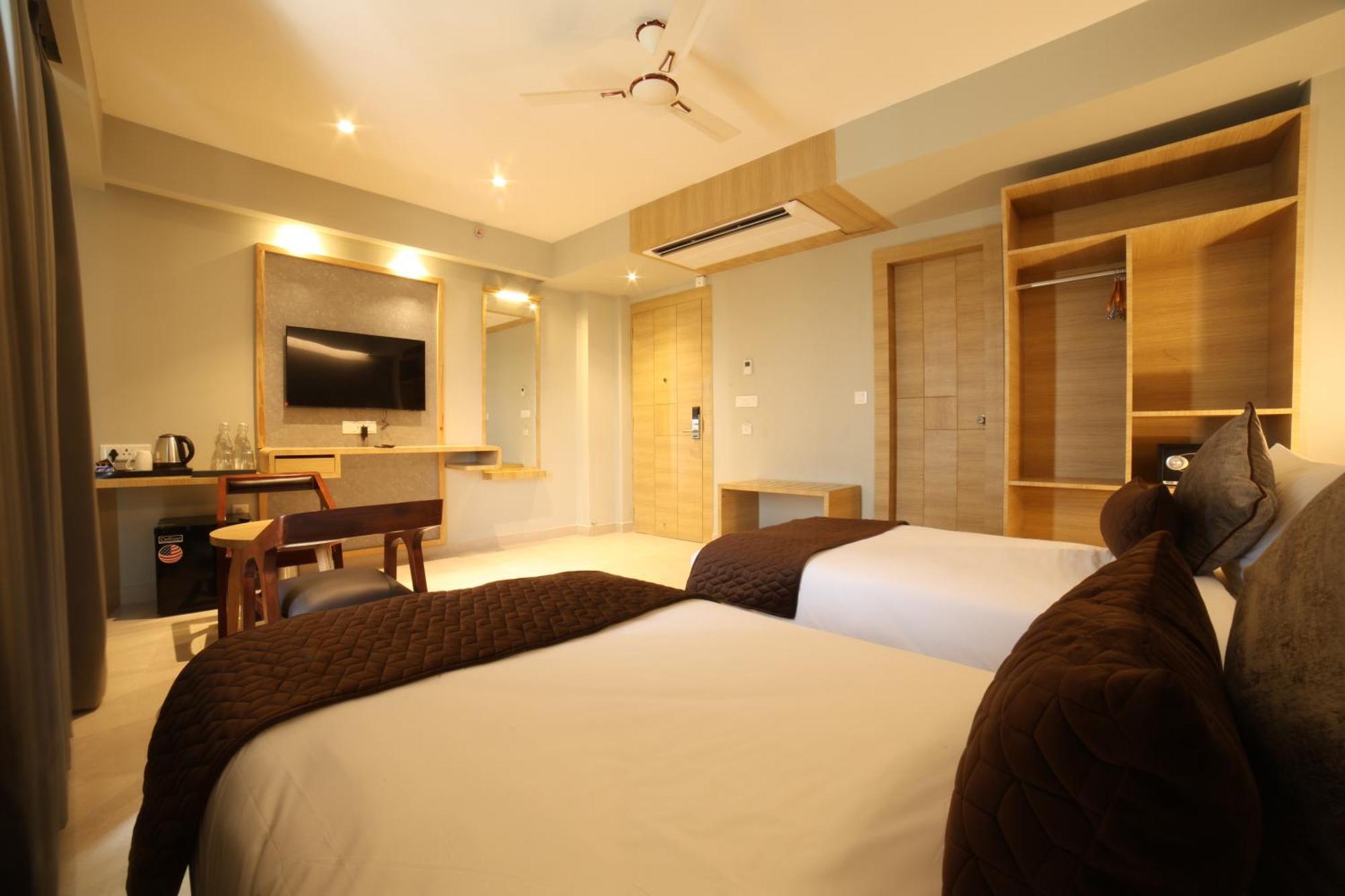Northin Hotel Kolkata Bagian luar foto