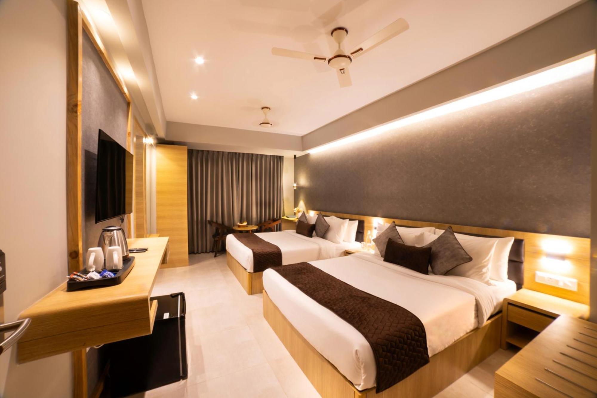 Northin Hotel Kolkata Bagian luar foto