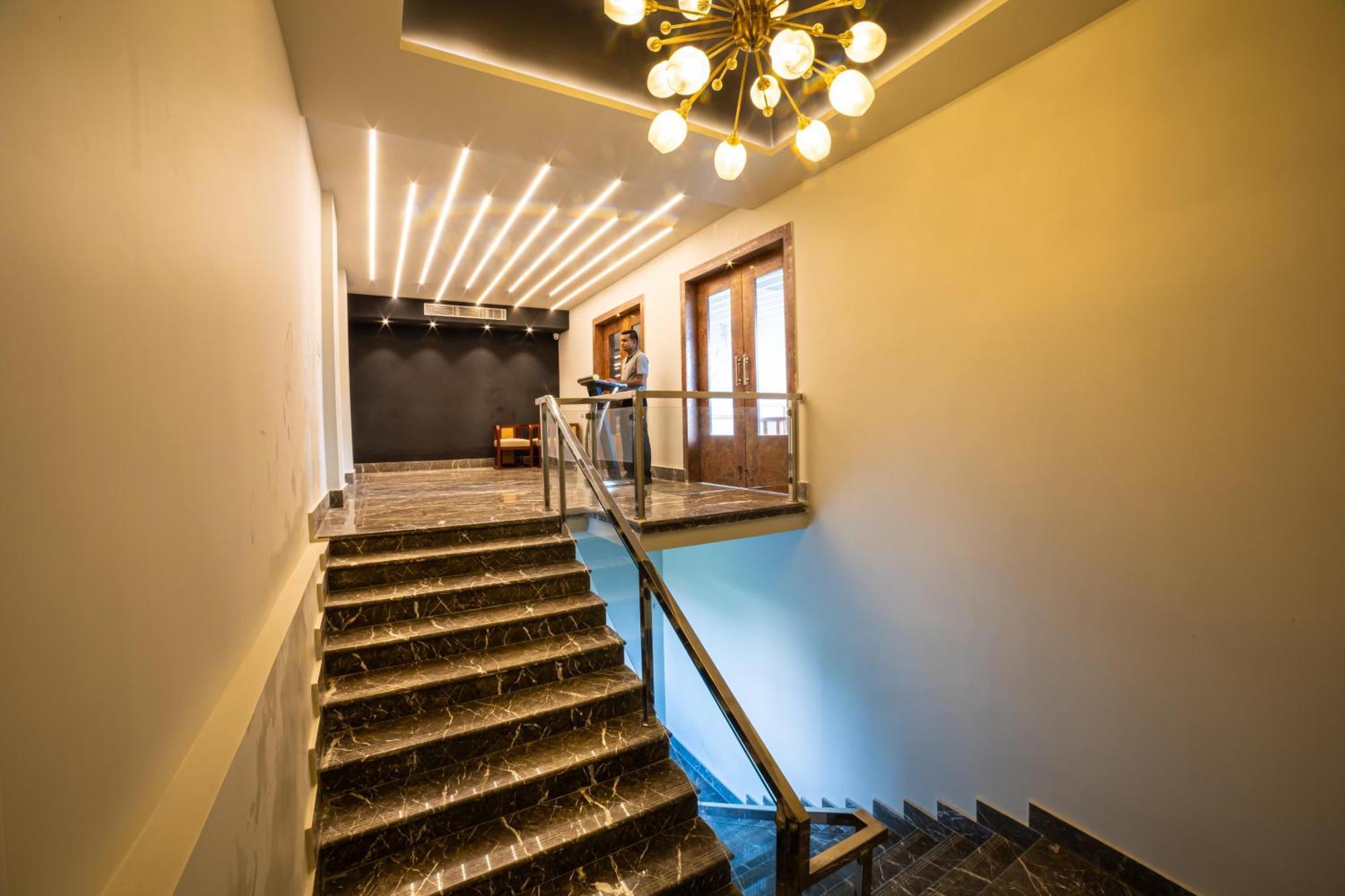 Northin Hotel Kolkata Bagian luar foto