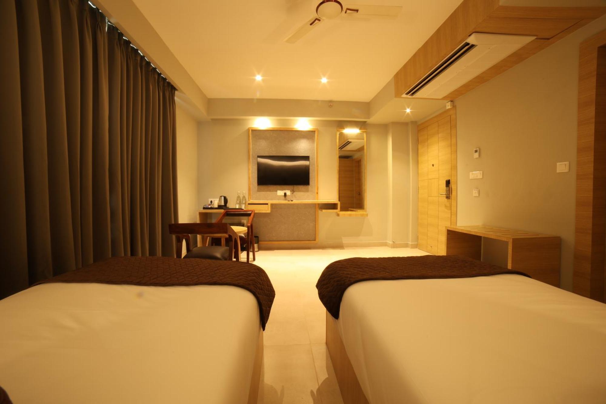 Northin Hotel Kolkata Bagian luar foto