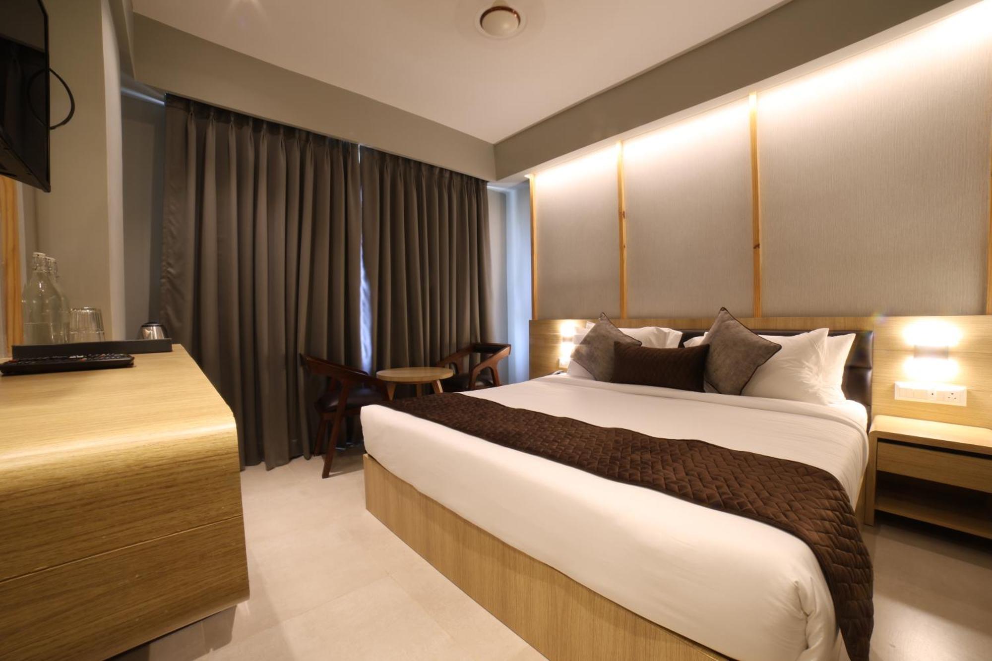 Northin Hotel Kolkata Bagian luar foto