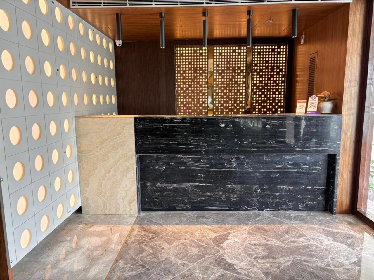Northin Hotel Kolkata Bagian luar foto