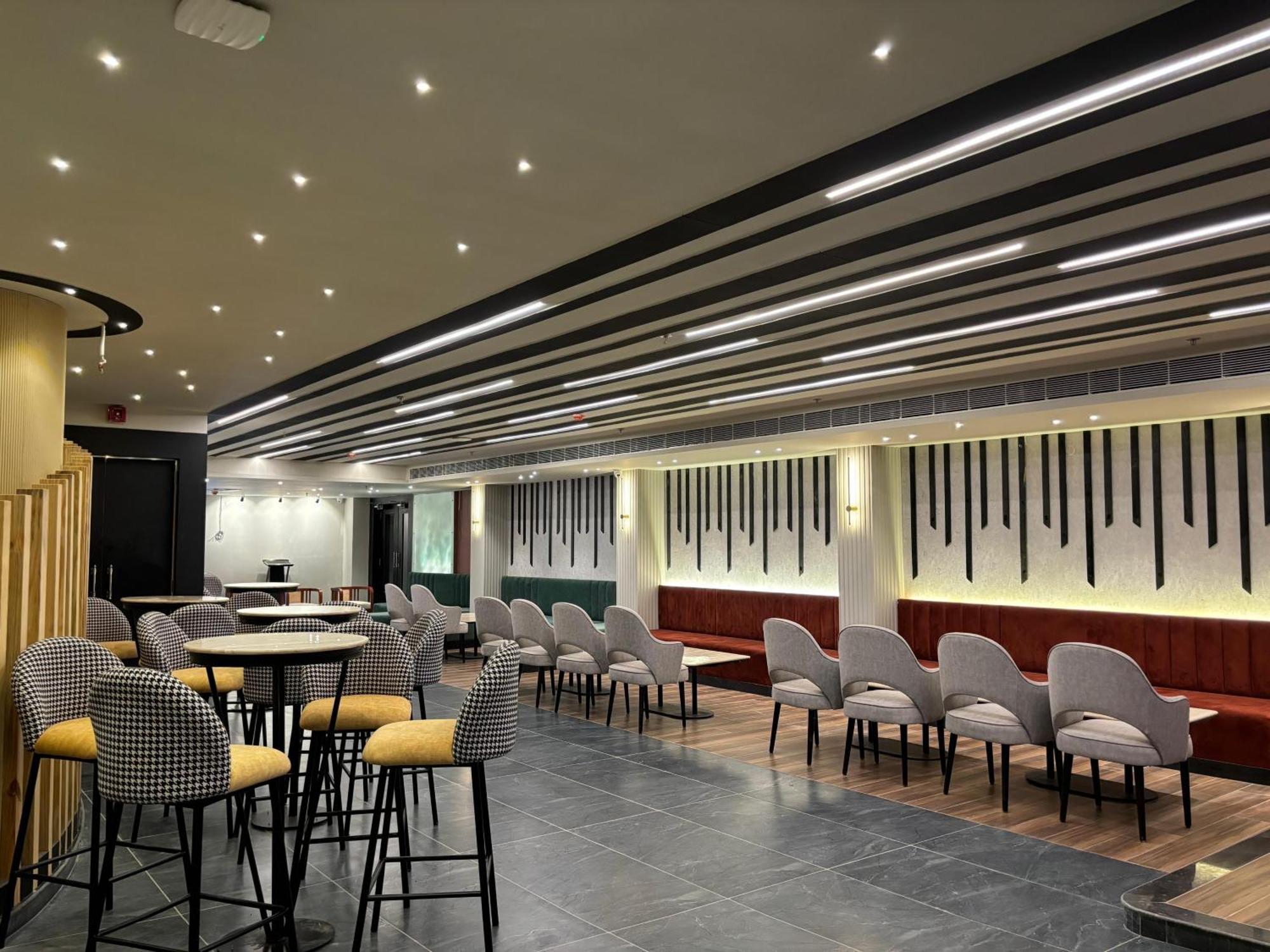 Northin Hotel Kolkata Bagian luar foto