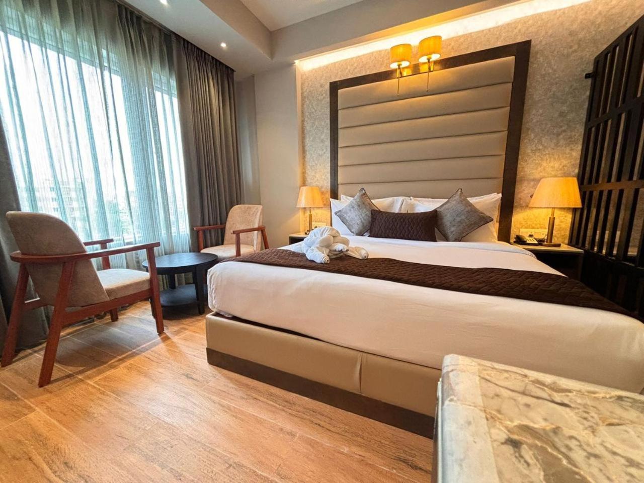 Northin Hotel Kolkata Bagian luar foto