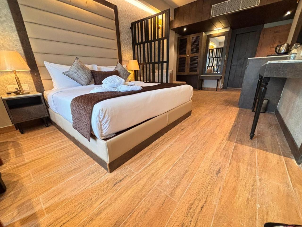 Northin Hotel Kolkata Bagian luar foto