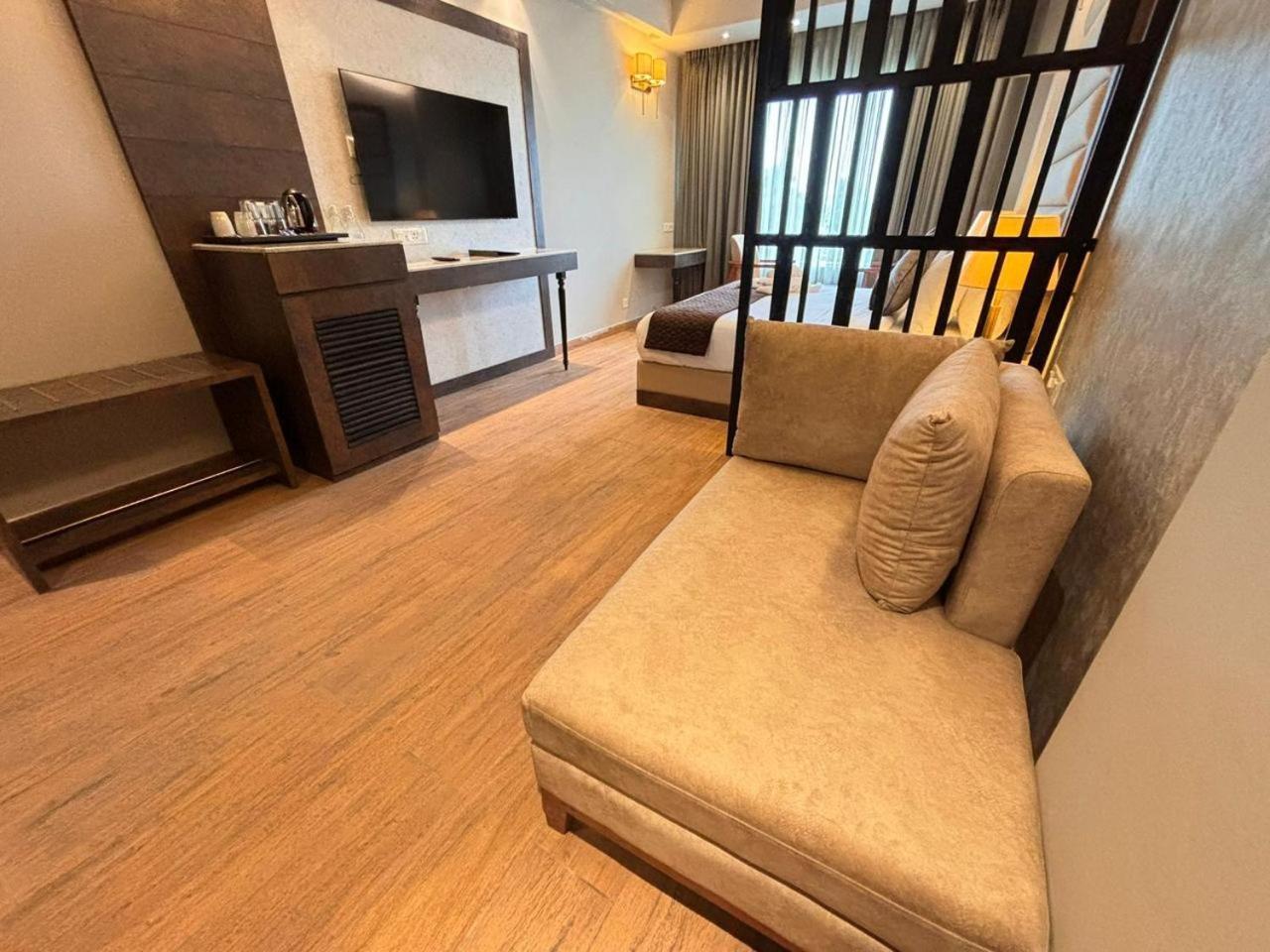 Northin Hotel Kolkata Bagian luar foto