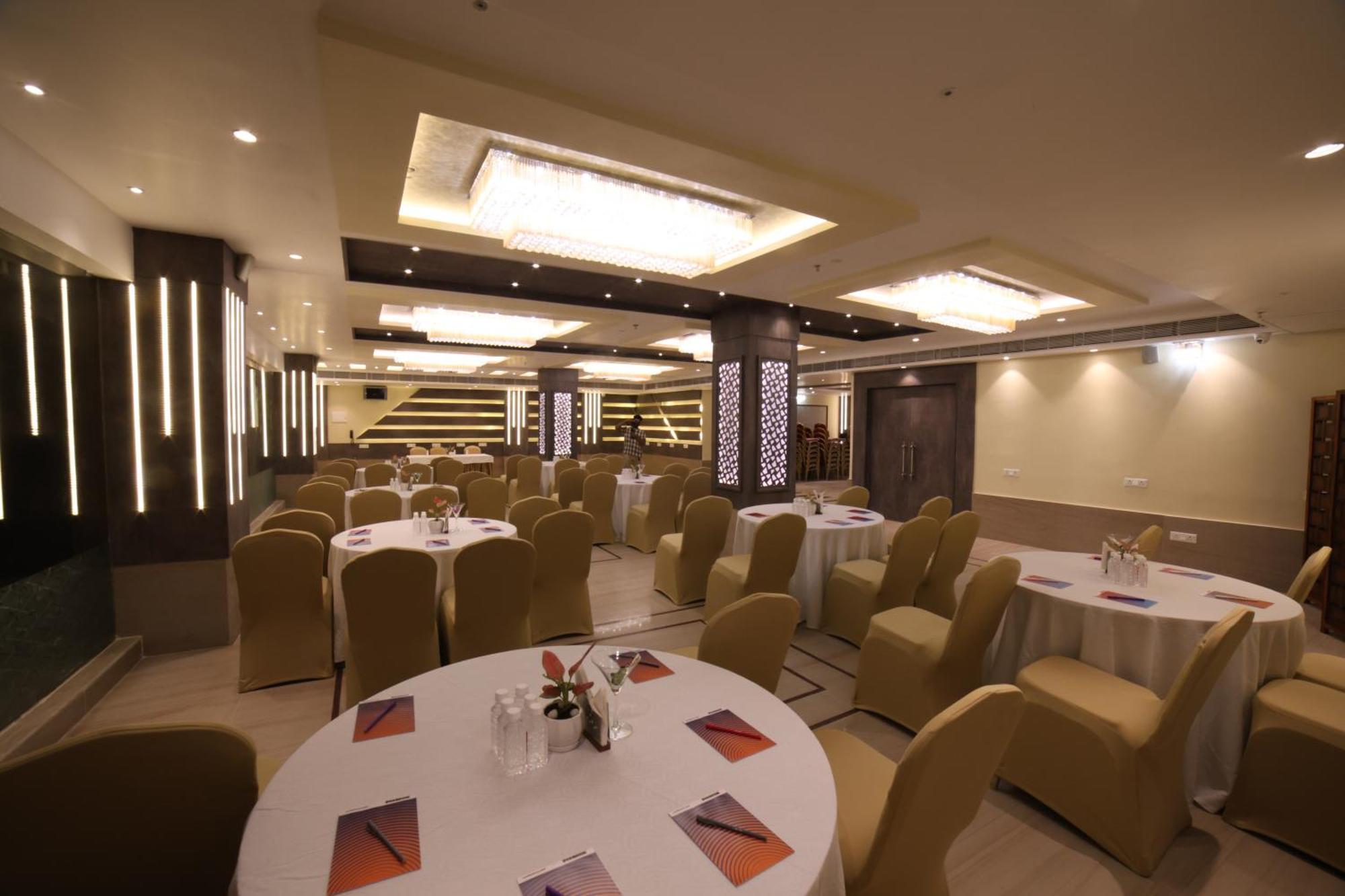 Northin Hotel Kolkata Bagian luar foto